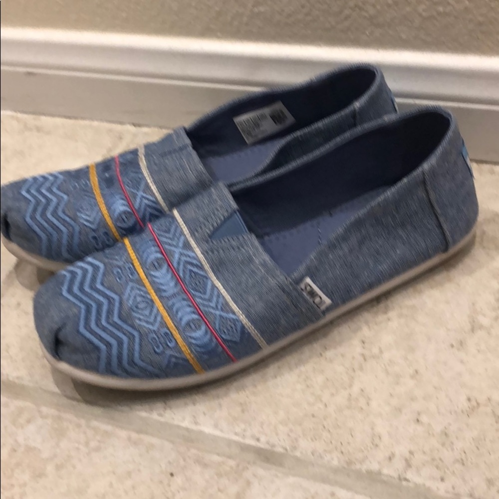Toms - Picture 3 of 7